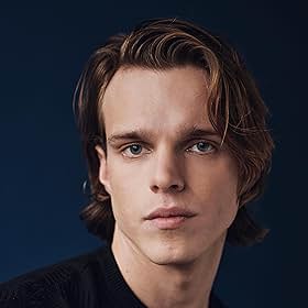 Go to Finn Bennett
