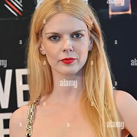 Ayvianna Snow